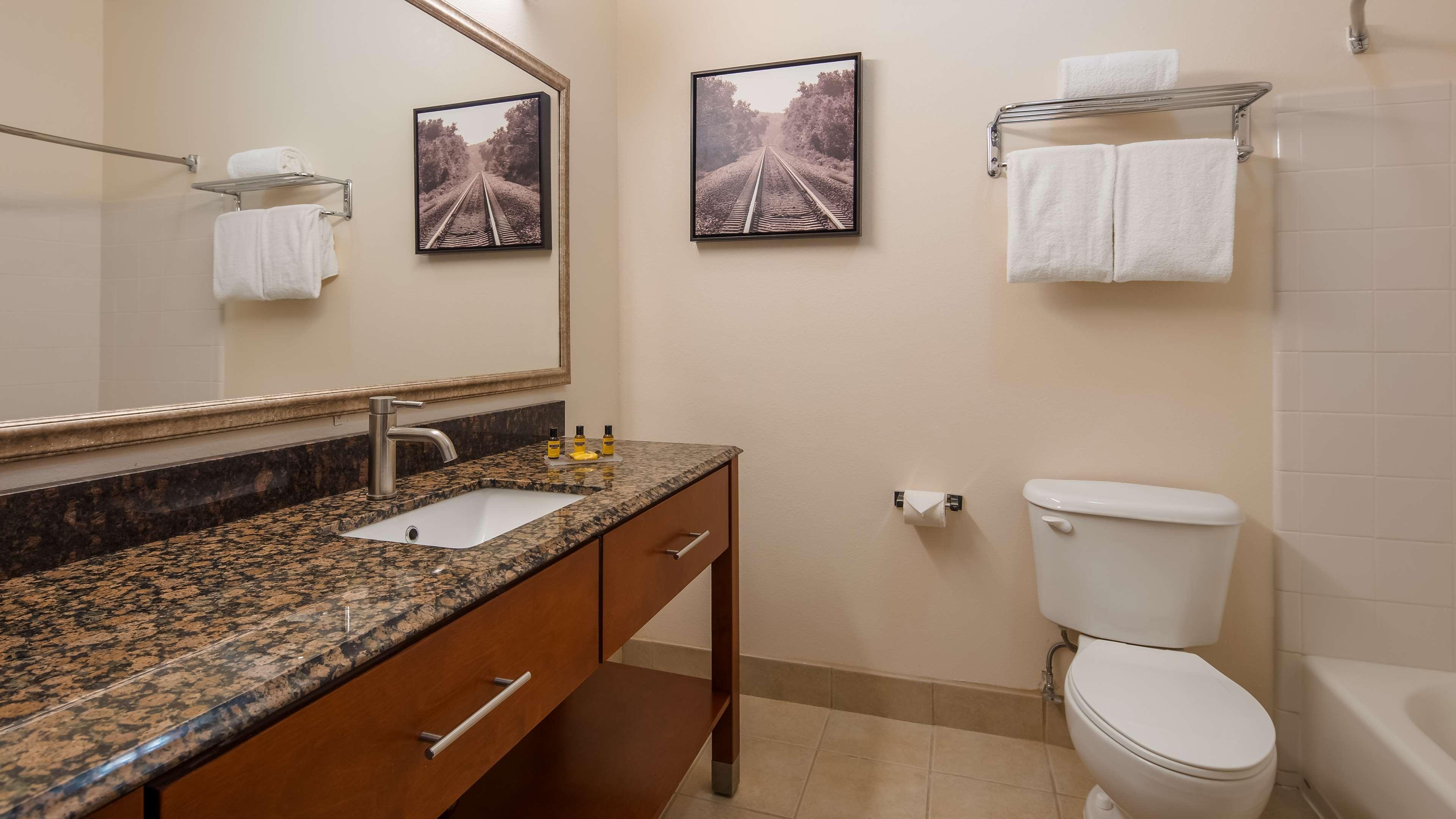 Best Western Plus Wakeeney Inn & Suites Buitenkant foto
