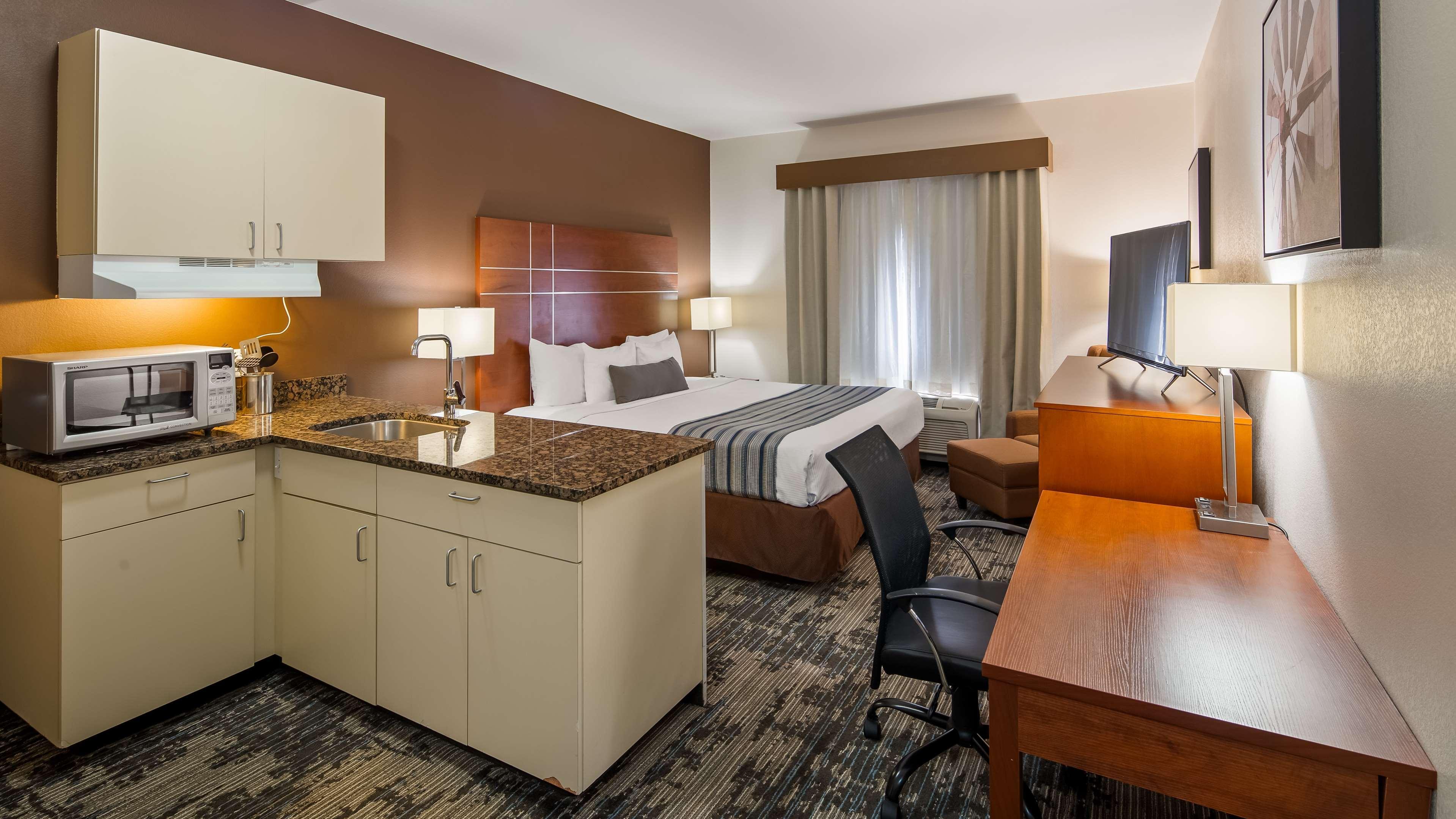 Best Western Plus Wakeeney Inn & Suites Buitenkant foto