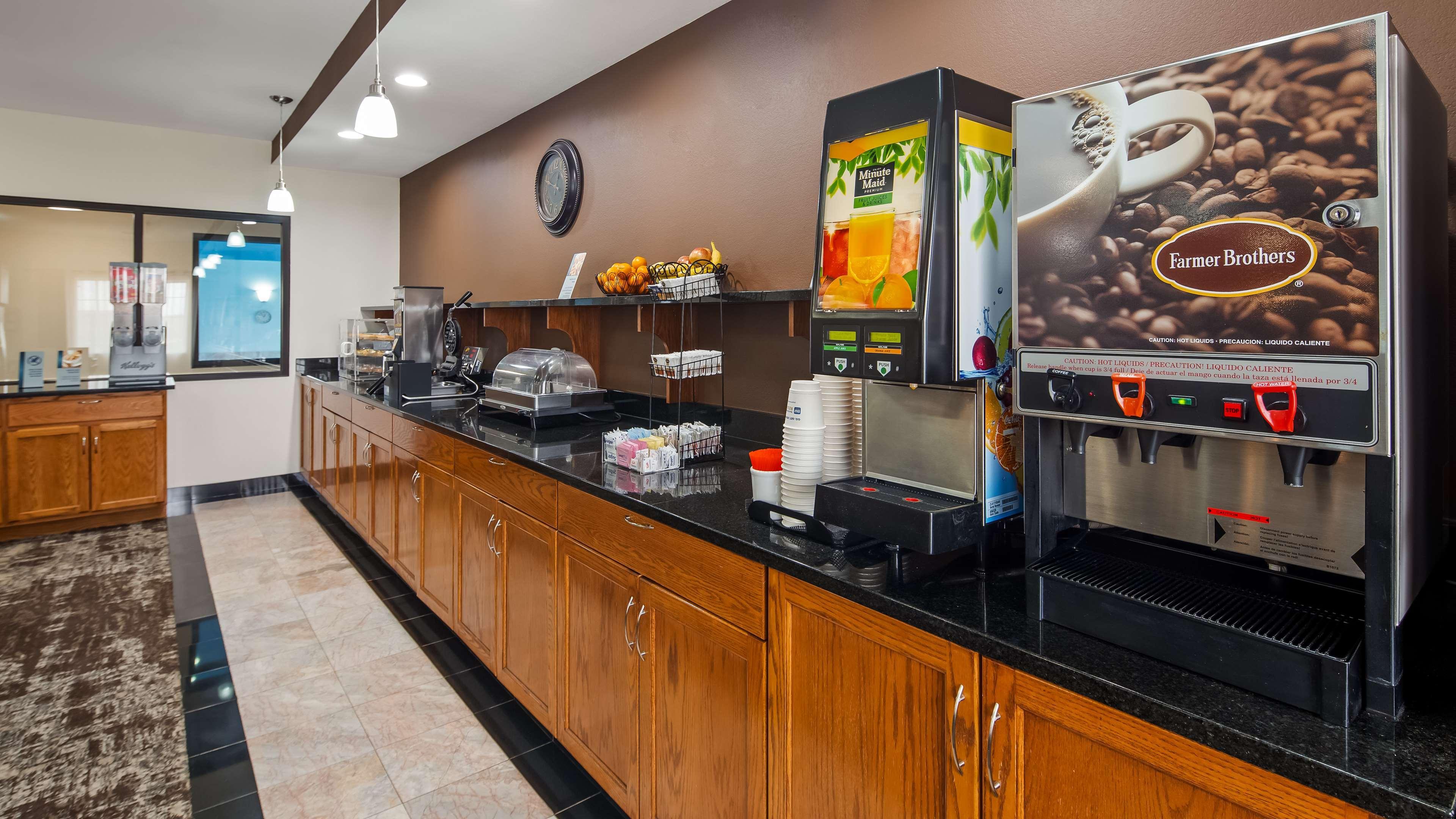 Best Western Plus Wakeeney Inn & Suites Buitenkant foto