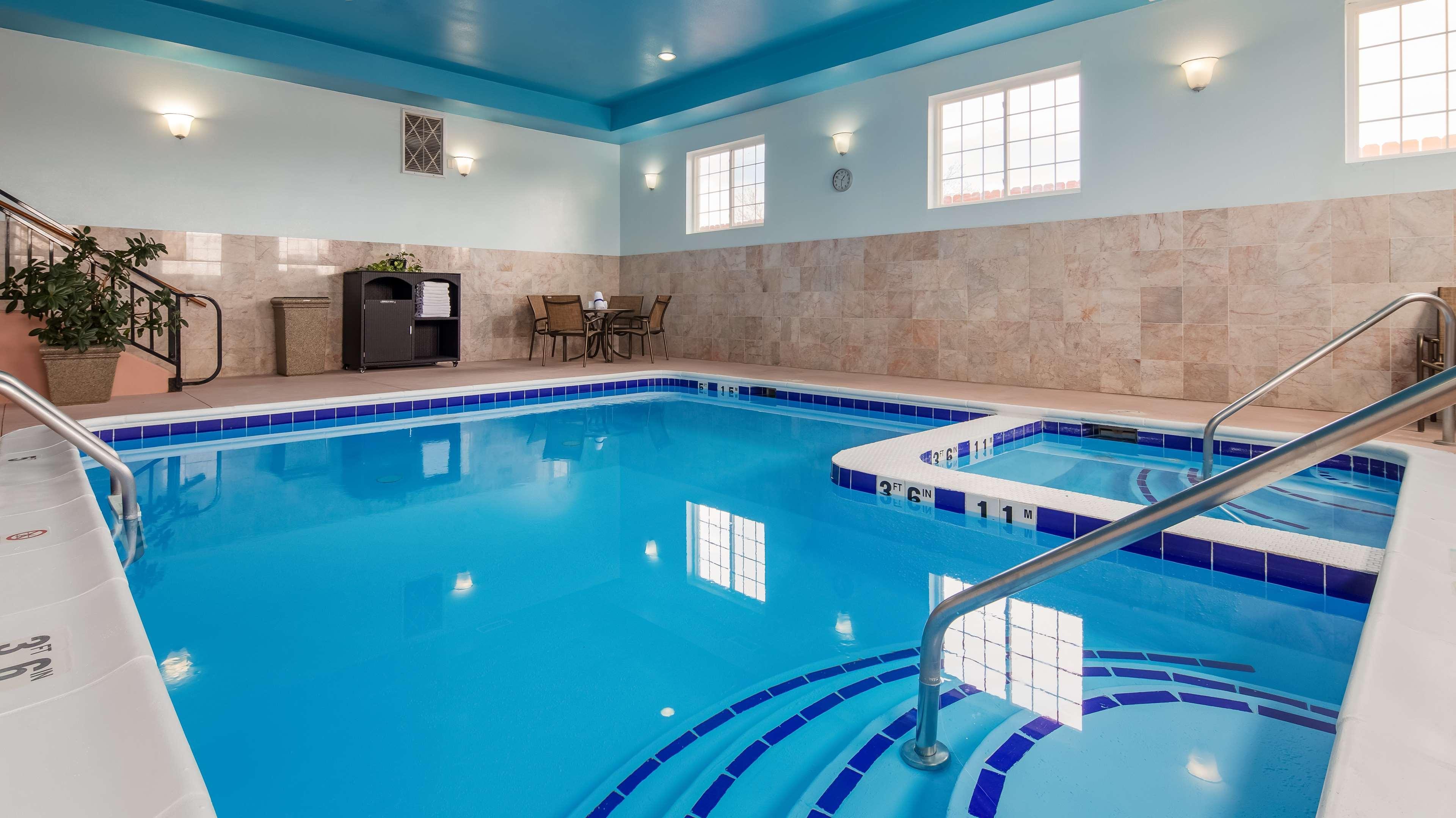 Best Western Plus Wakeeney Inn & Suites Buitenkant foto