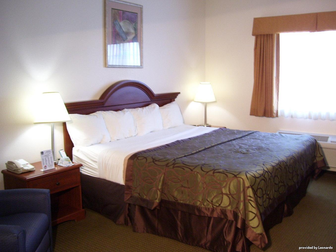 Best Western Plus Wakeeney Inn & Suites Buitenkant foto