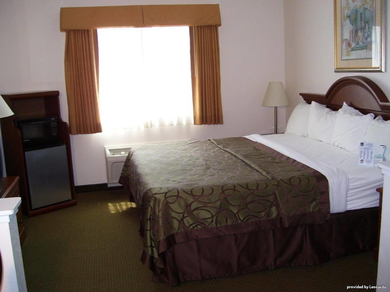 Best Western Plus Wakeeney Inn & Suites Buitenkant foto