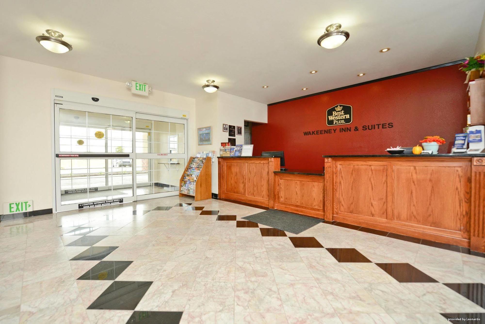 Best Western Plus Wakeeney Inn & Suites Buitenkant foto