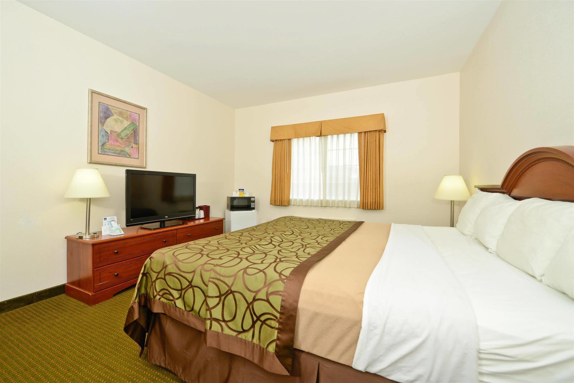 Best Western Plus Wakeeney Inn & Suites Buitenkant foto