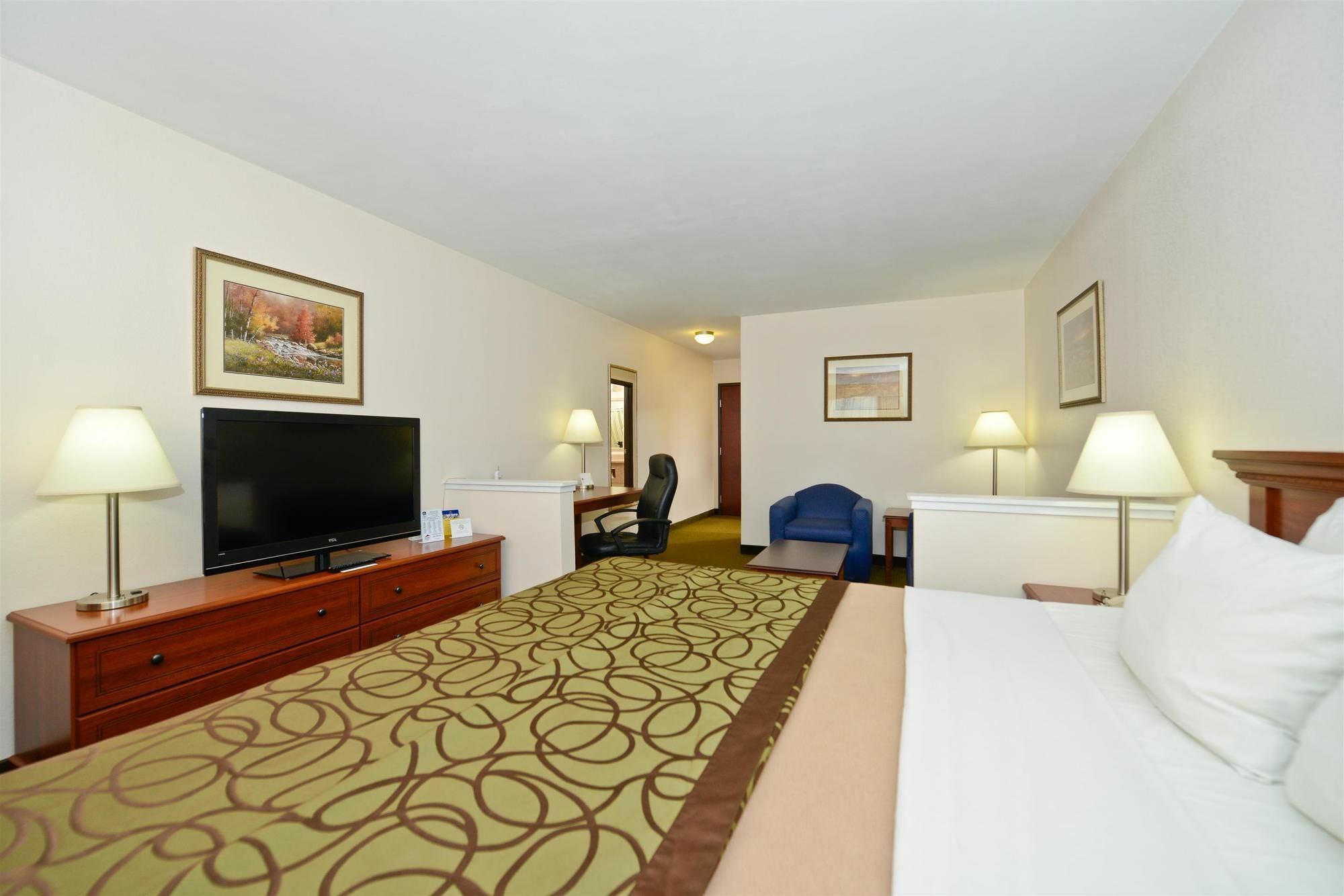 Best Western Plus Wakeeney Inn & Suites Buitenkant foto