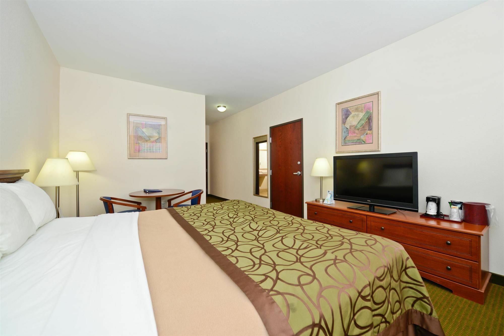 Best Western Plus Wakeeney Inn & Suites Buitenkant foto