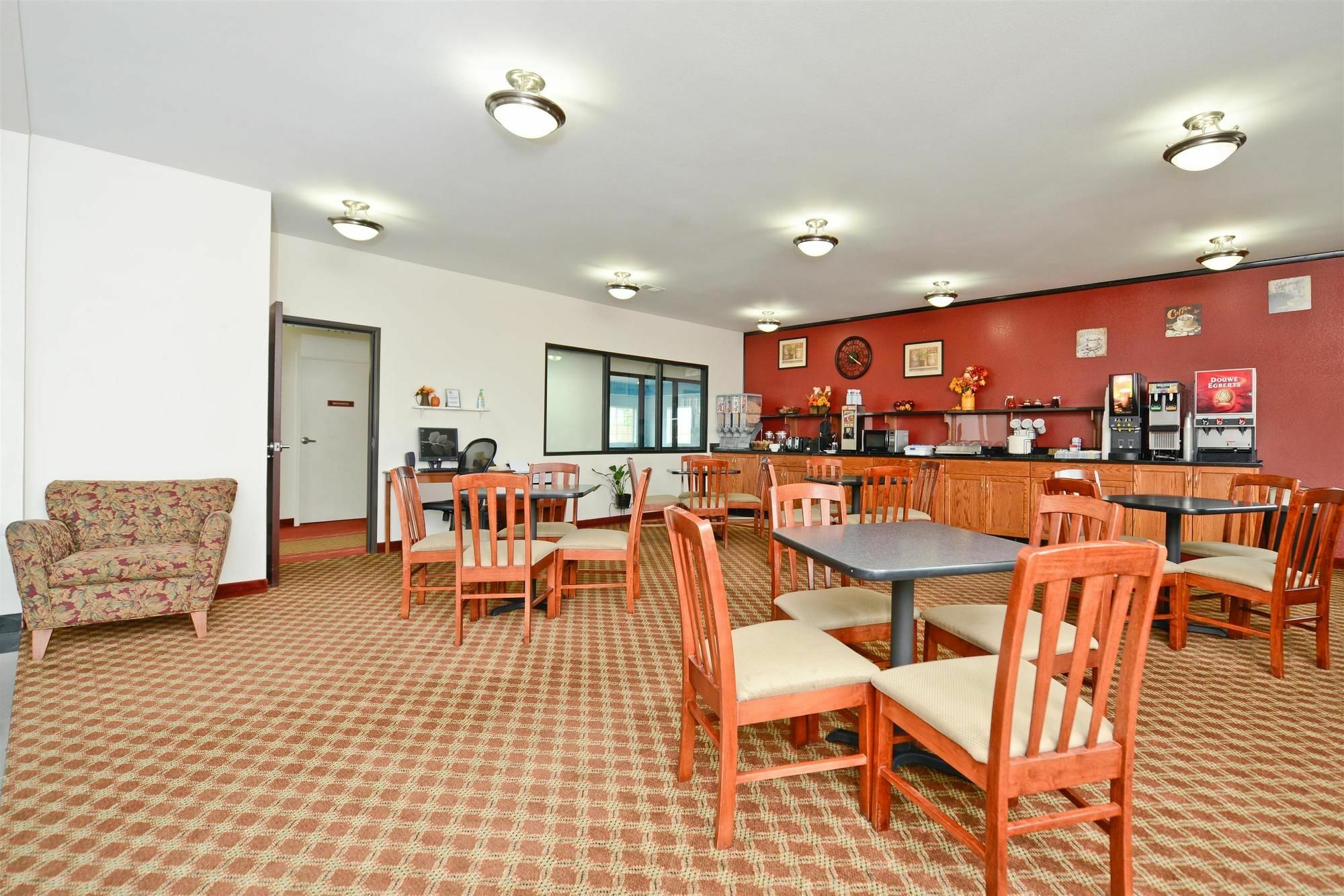 Best Western Plus Wakeeney Inn & Suites Buitenkant foto