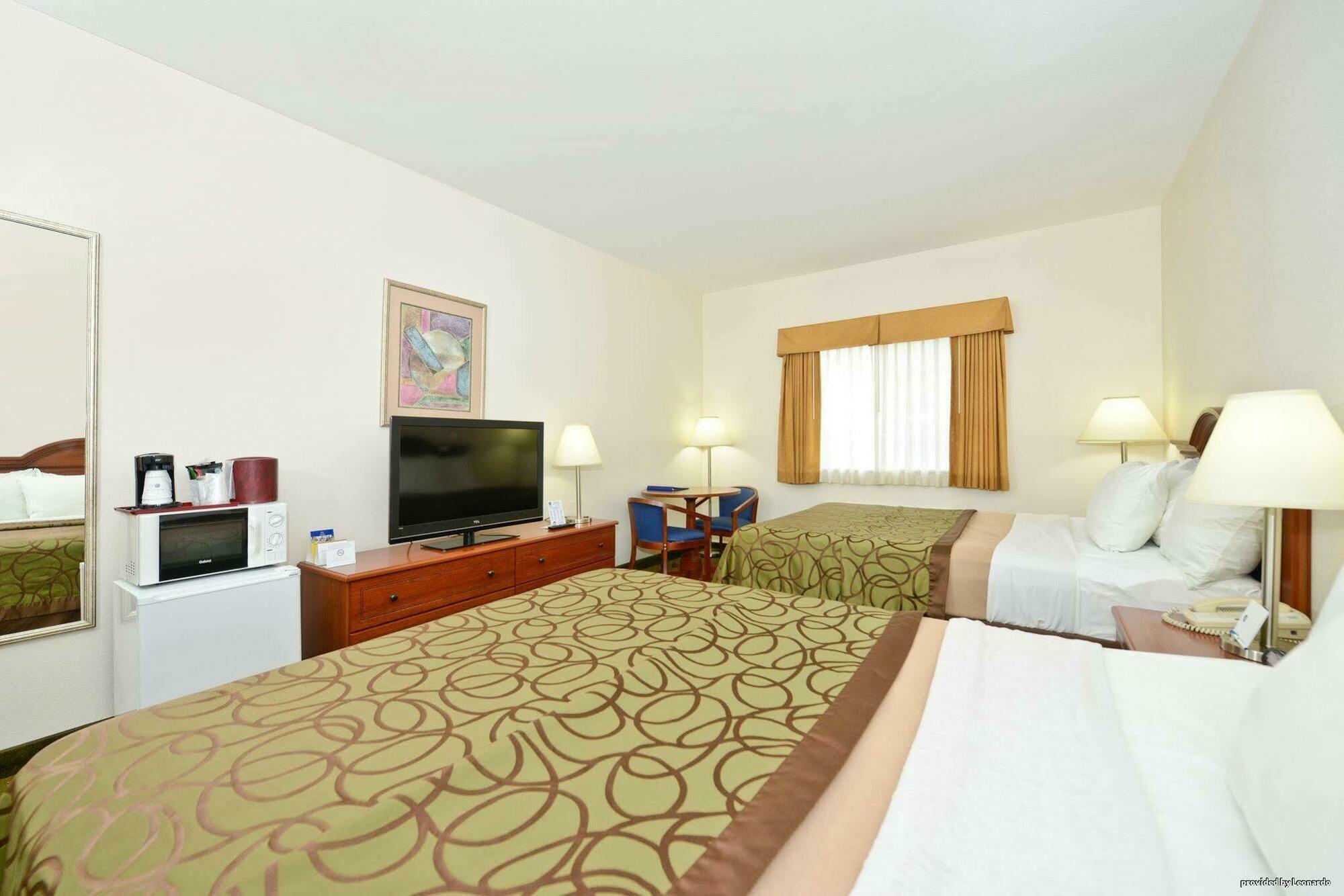 Best Western Plus Wakeeney Inn & Suites Buitenkant foto