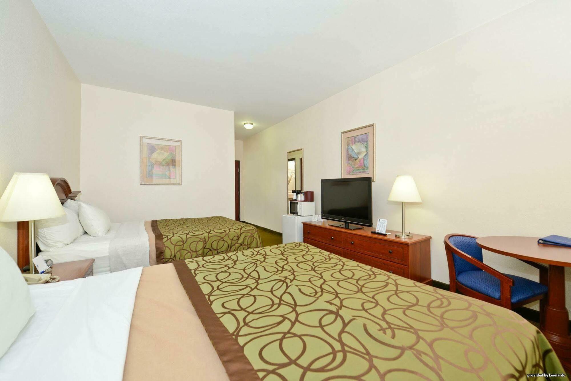 Best Western Plus Wakeeney Inn & Suites Buitenkant foto