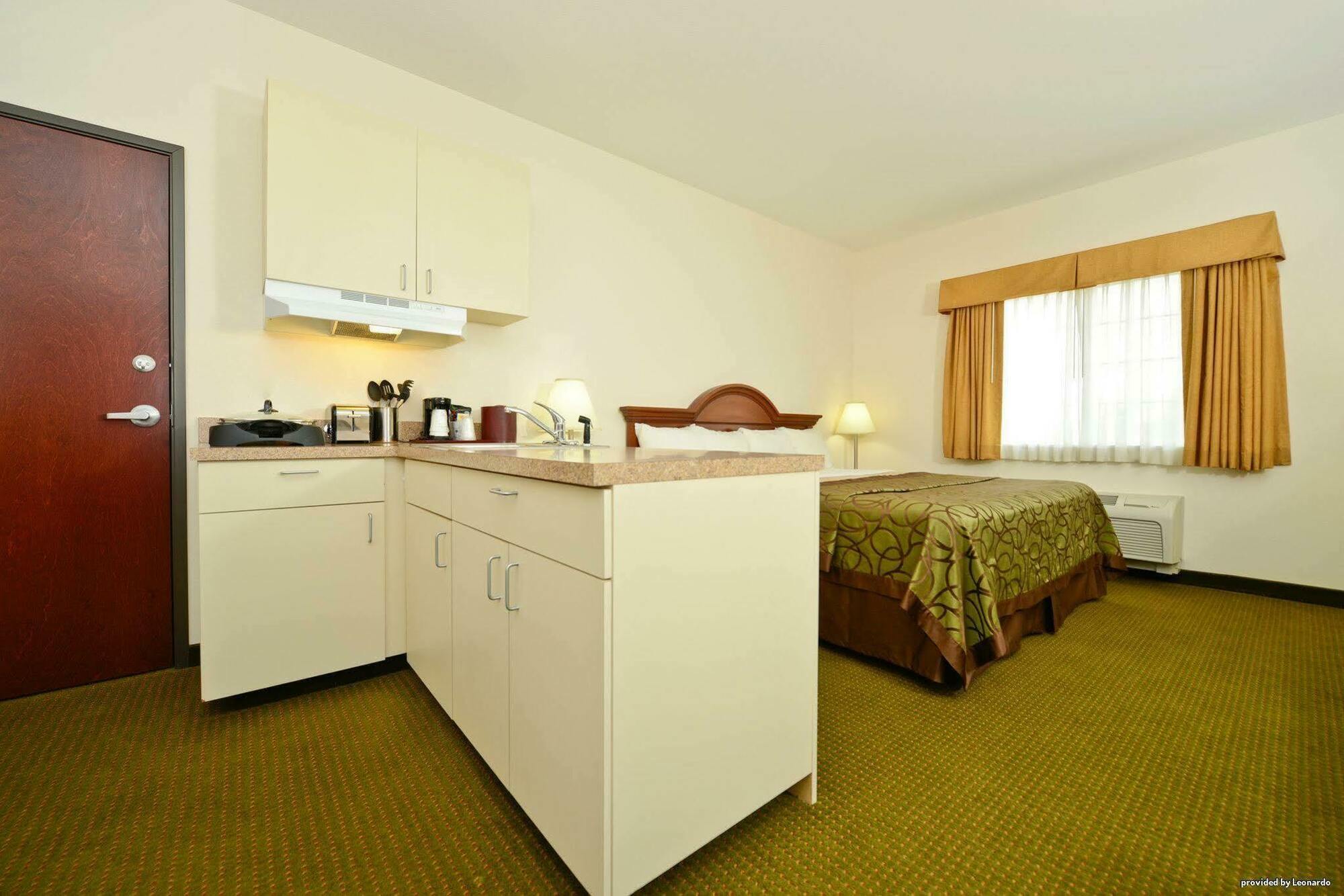 Best Western Plus Wakeeney Inn & Suites Buitenkant foto